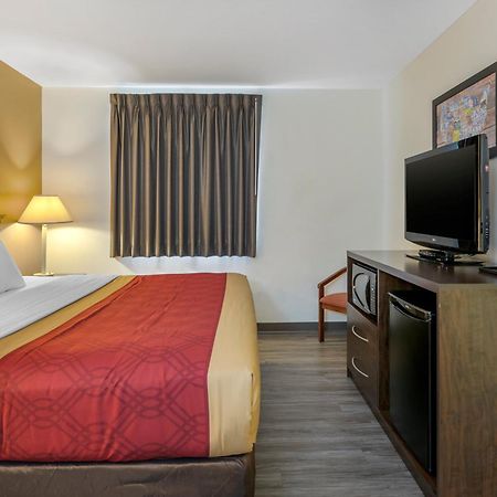Econo Lodge Inn & Suites Fairgrounds Des Moine Exteriör bild