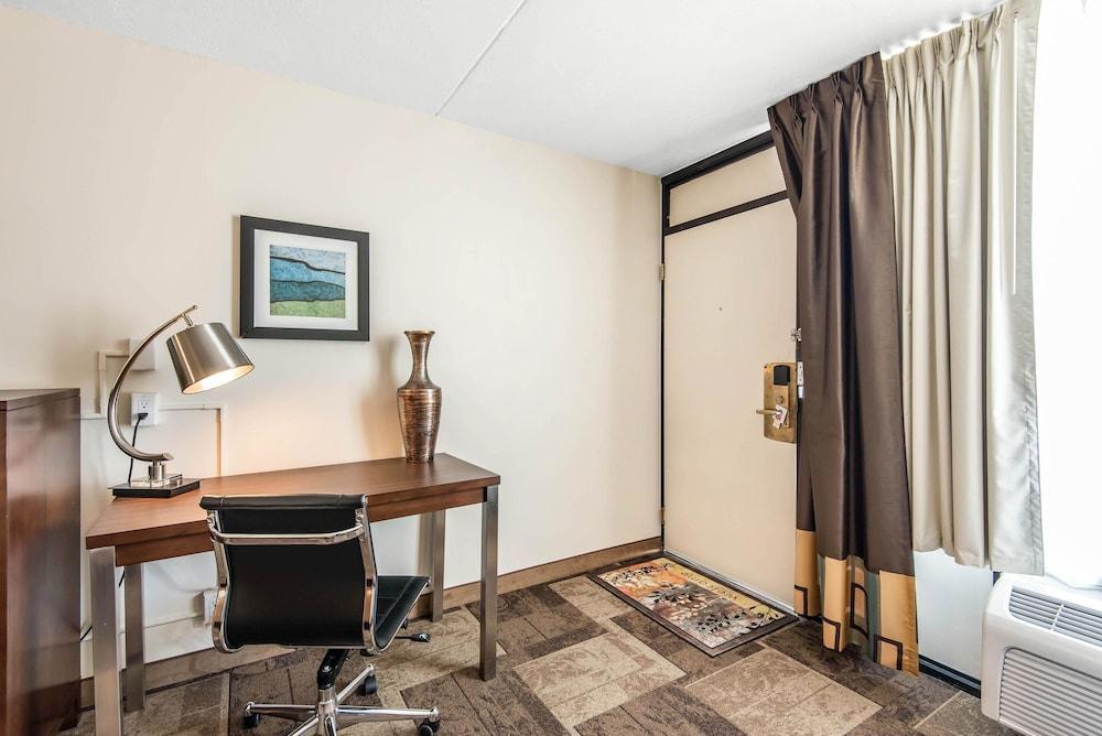 Econo Lodge Inn & Suites Fairgrounds Des Moine Exteriör bild