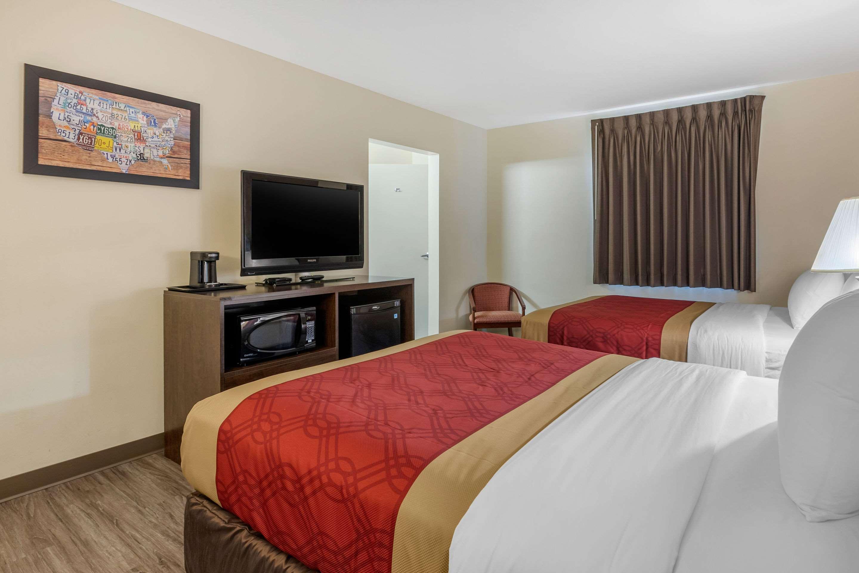 Econo Lodge Inn & Suites Fairgrounds Des Moine Exteriör bild