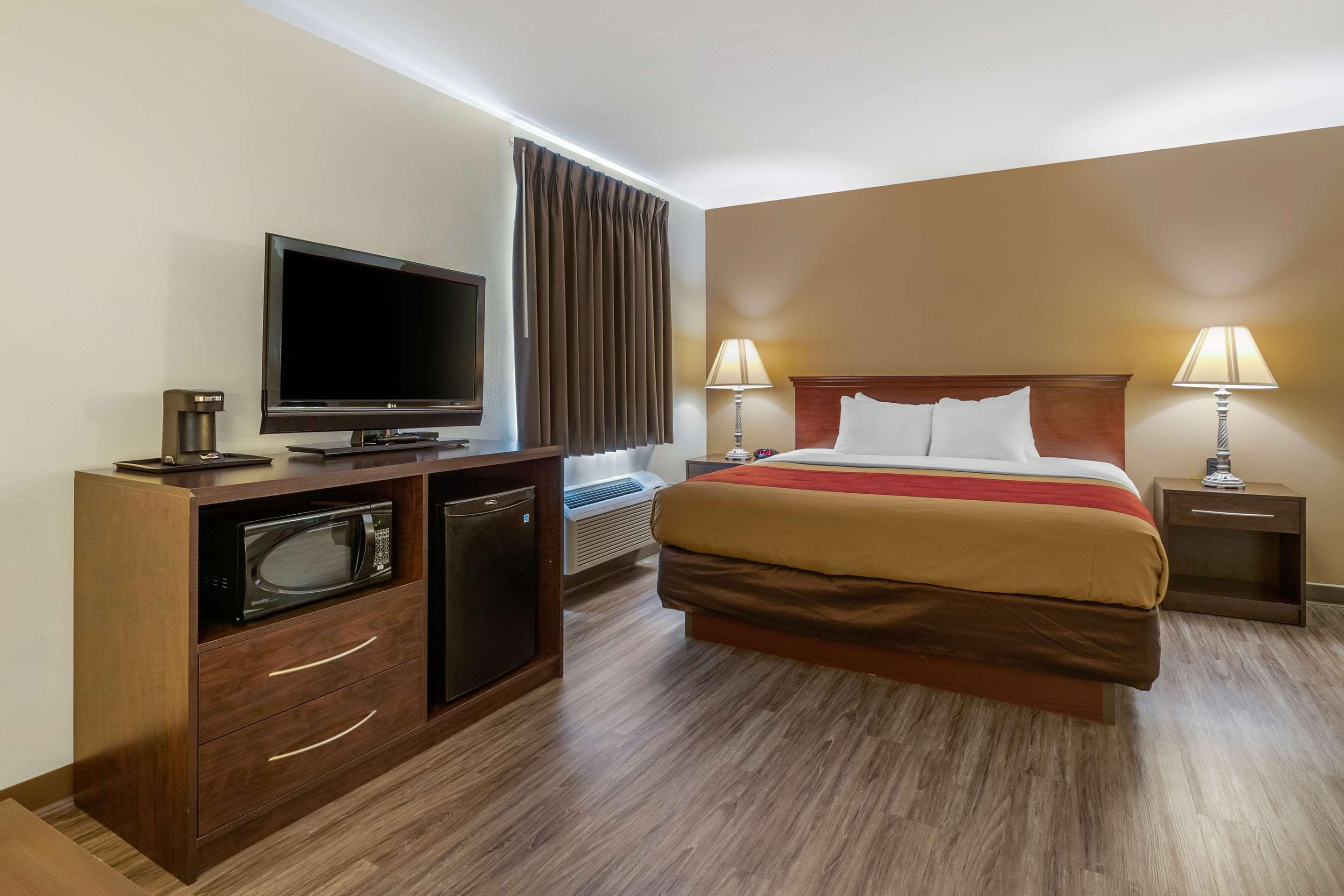 Econo Lodge Inn & Suites Fairgrounds Des Moine Exteriör bild
