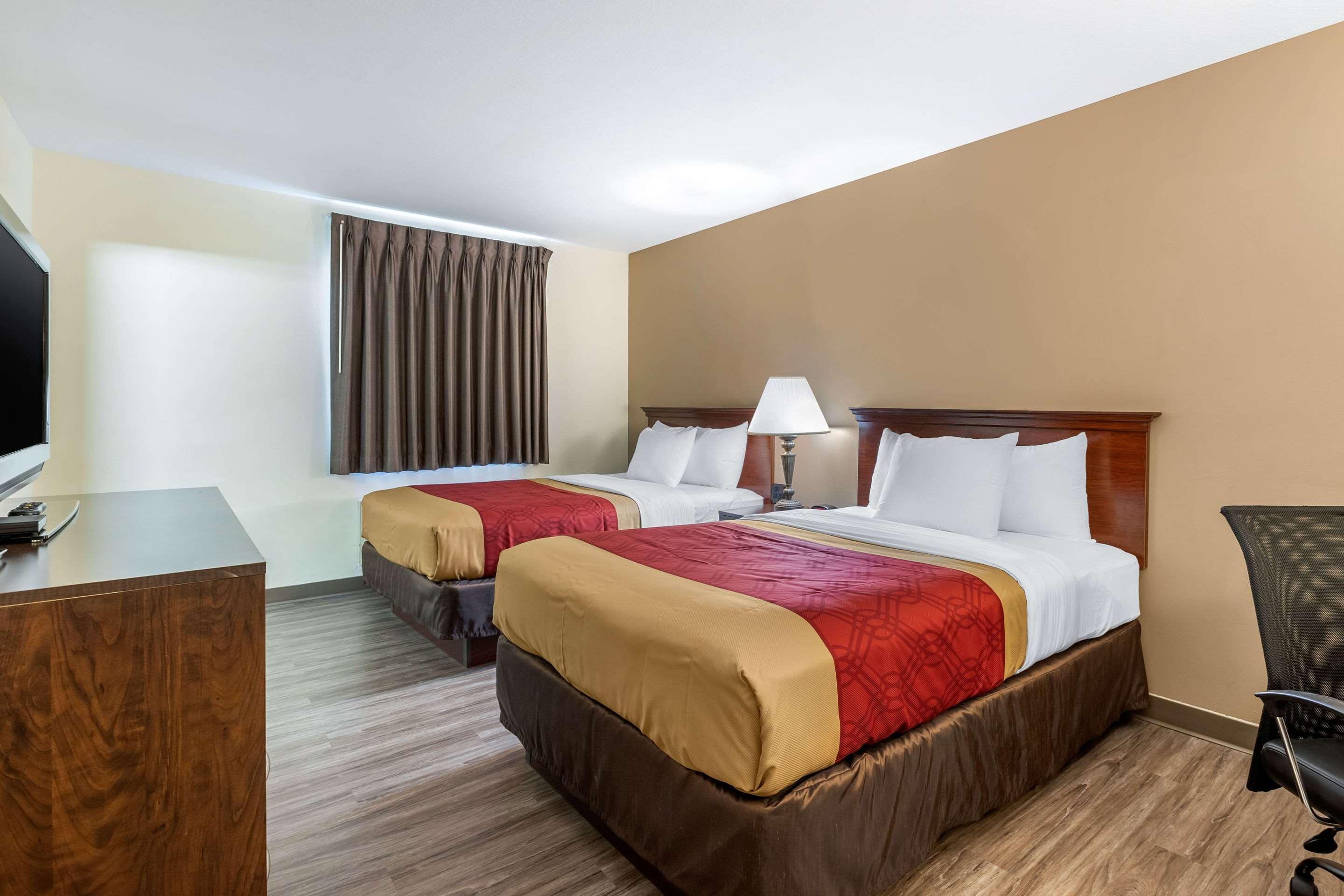 Econo Lodge Inn & Suites Fairgrounds Des Moine Exteriör bild