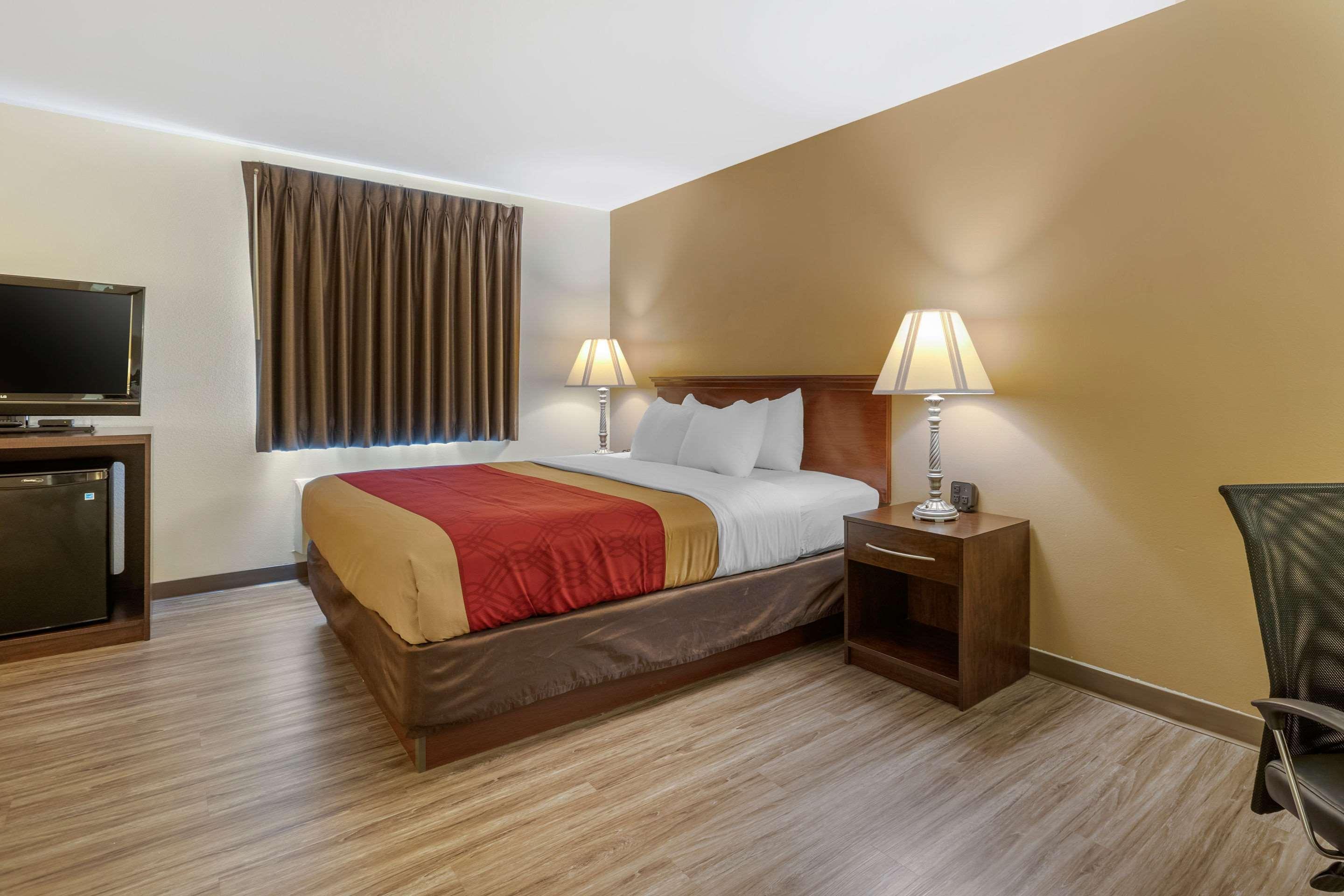 Econo Lodge Inn & Suites Fairgrounds Des Moine Exteriör bild