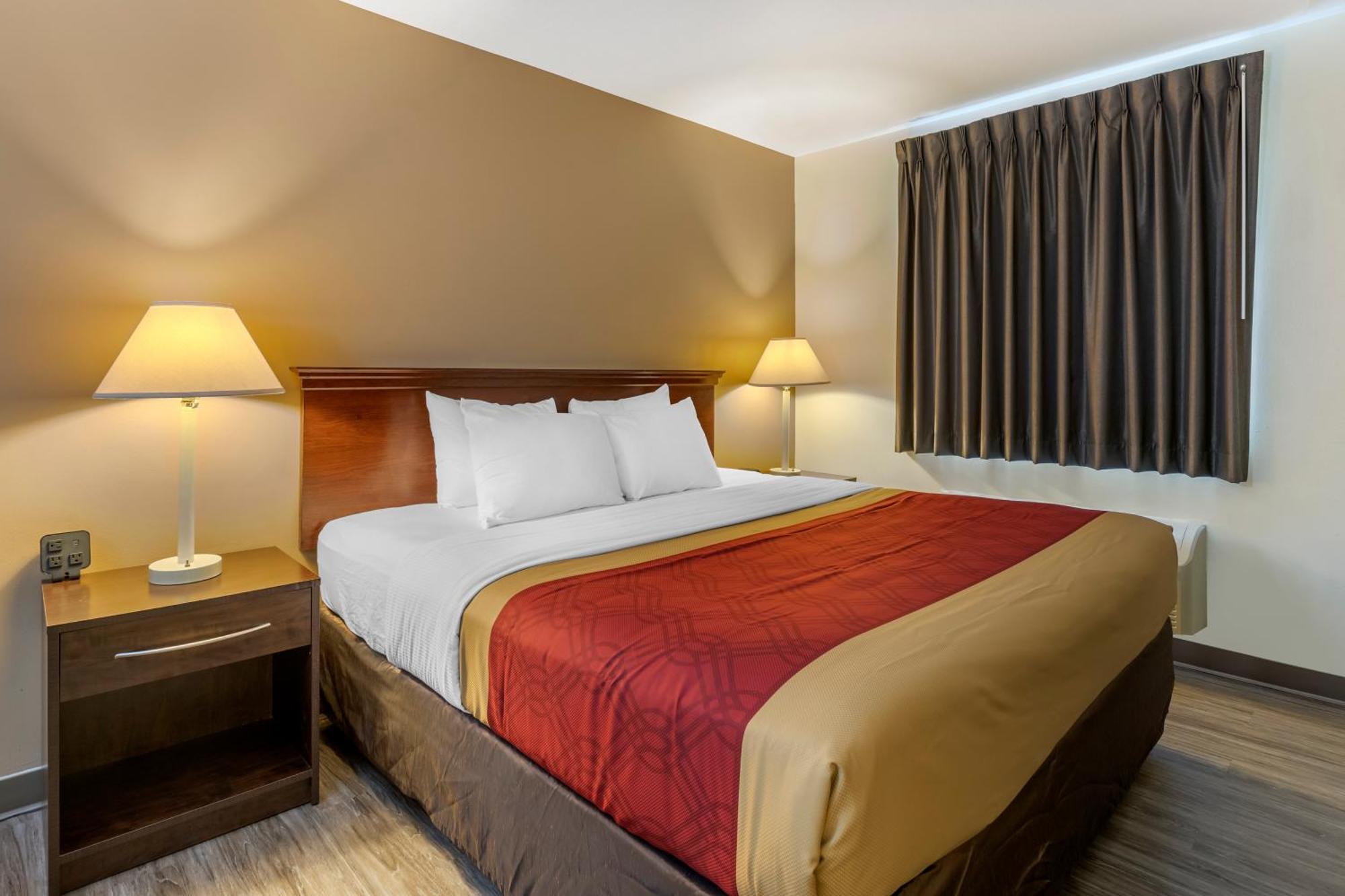 Econo Lodge Inn & Suites Fairgrounds Des Moine Exteriör bild