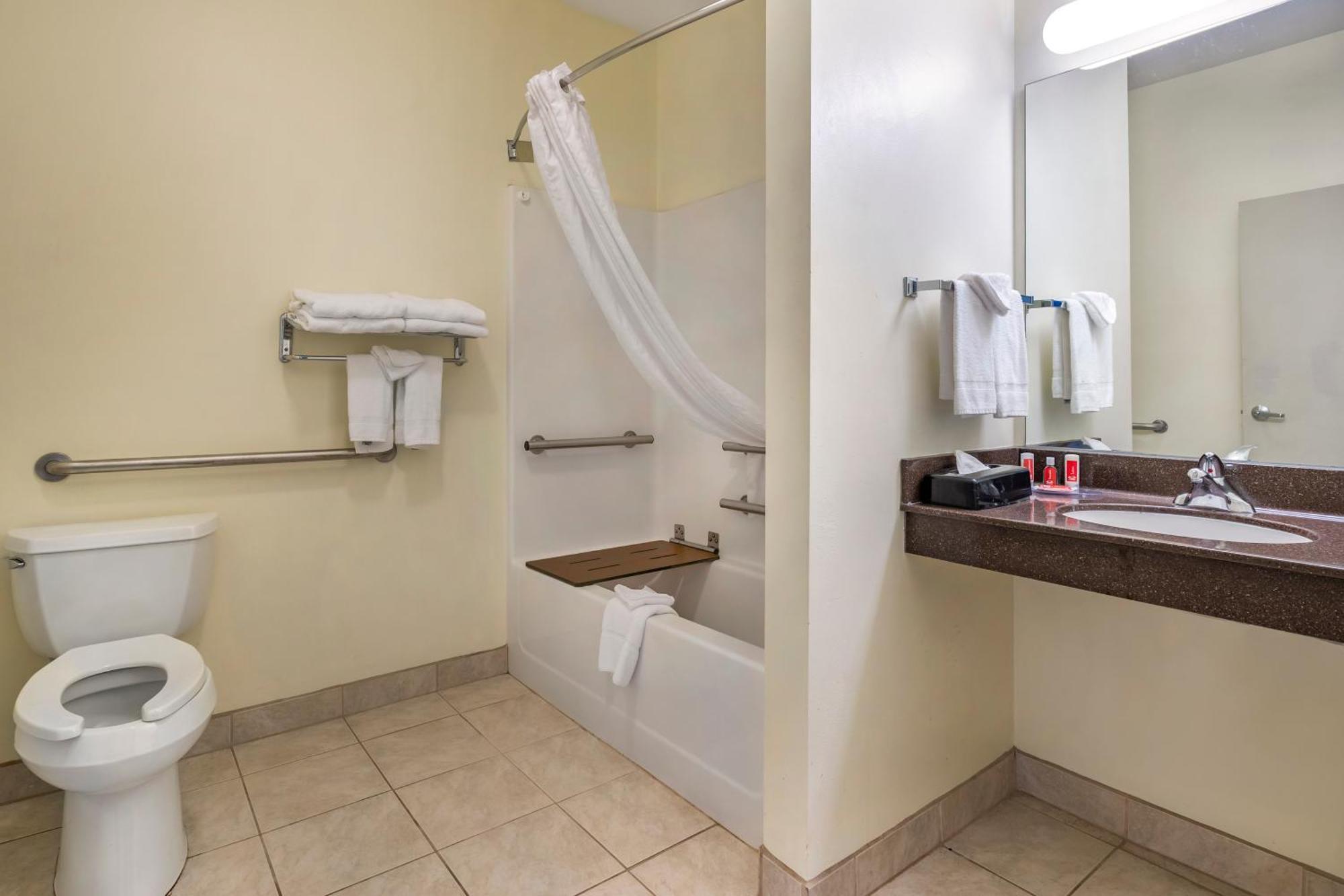 Econo Lodge Inn & Suites Fairgrounds Des Moine Exteriör bild