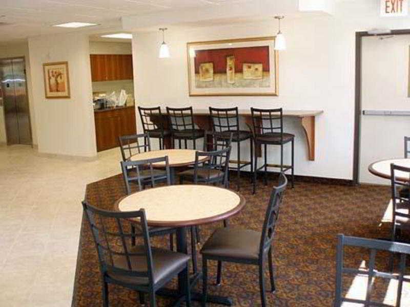 Econo Lodge Inn & Suites Fairgrounds Des Moine Exteriör bild